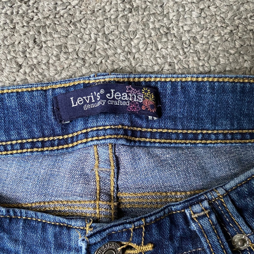 Levis Jeans - Picture 4 of 6